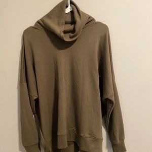 Aerie turtle neck sweater